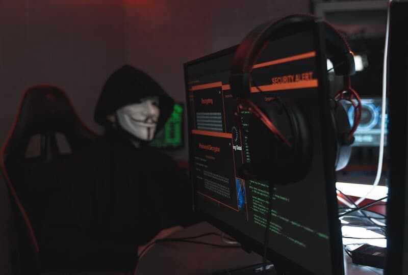 Peretas China Gunakan AI Canggih untuk Spionase Global